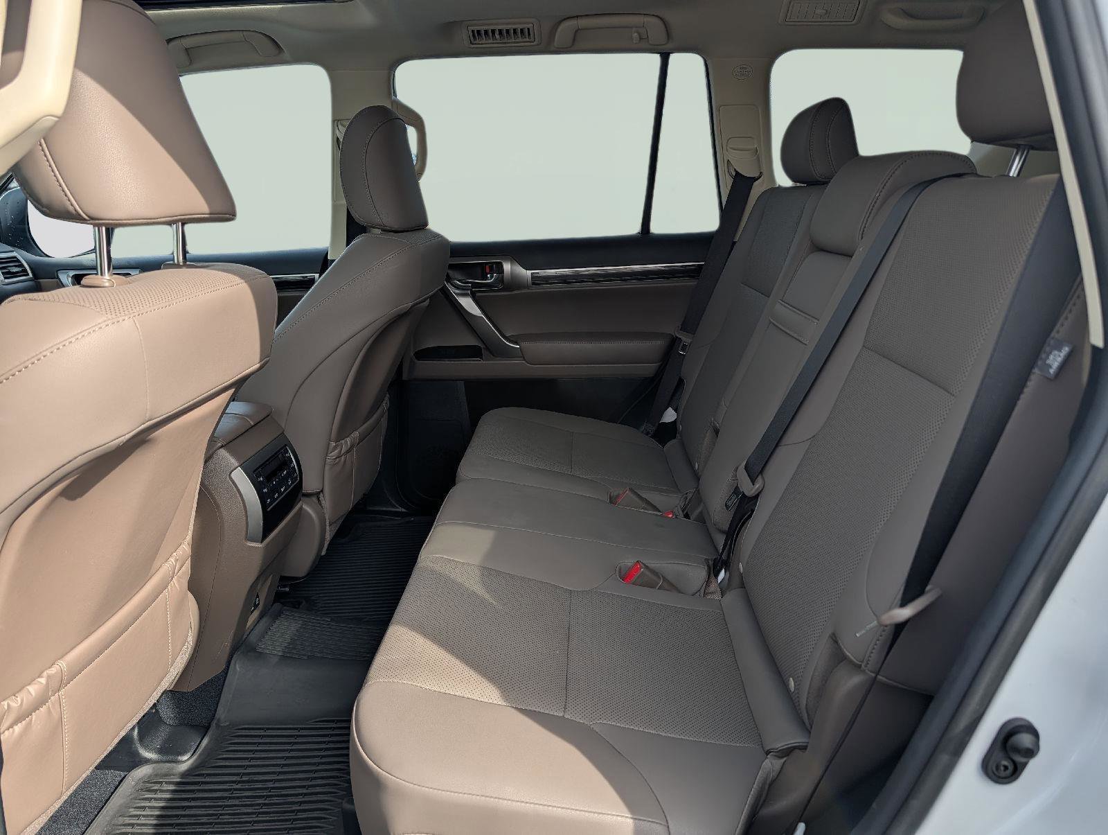 Certified 2023 Lexus GX 460 Premium w/ Premium Package image 17