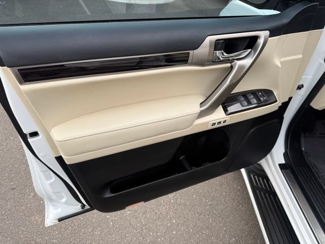Used 2021 Lexus GX 460 Luxury w/ Off Road Package AWD/4WD image 13