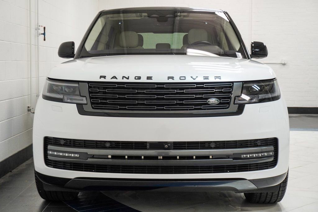 Used 2023 Land Rover Range Rover SE image 12