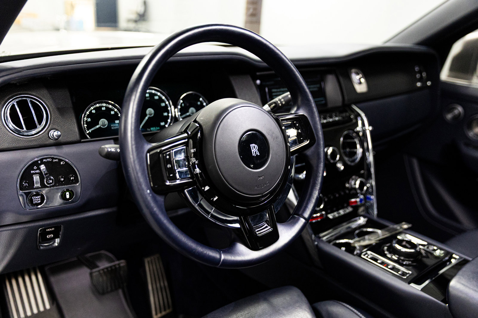 Used 2020 Rolls-Royce Cullinan image 22