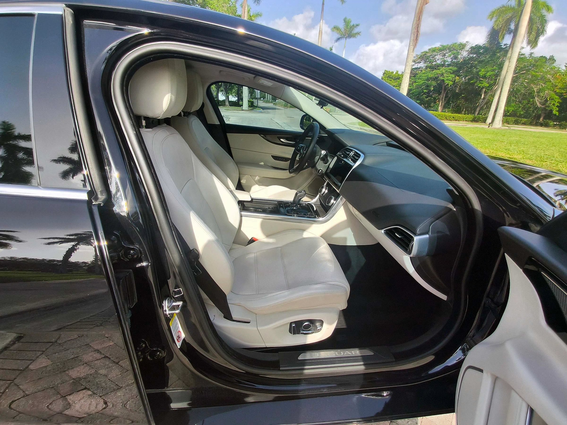 Used 2020 Jaguar XE S AWD/4WD image 38