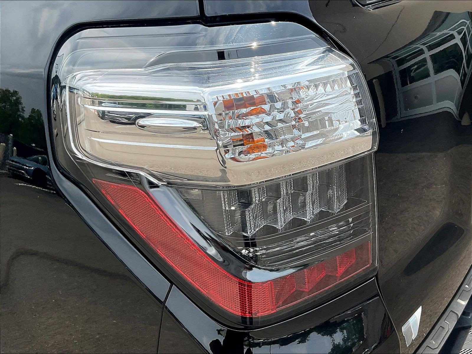 Used 2023 Toyota 4Runner SR5 Premium w/ Moonroof Package AWD/4WD image 23