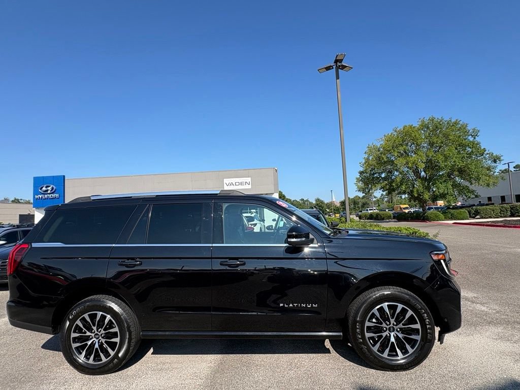Used 2025 Ford Expedition Platinum AWD/4WD image 6