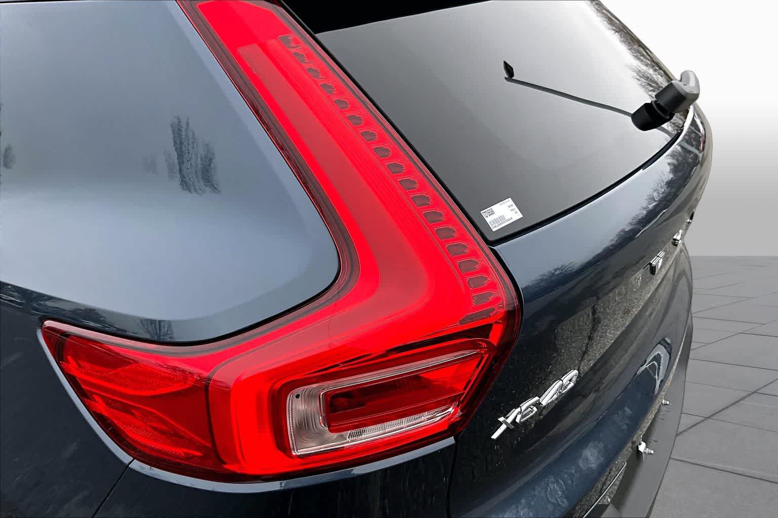Used 2026 Volvo XC40 B5 Core w/ Climate Package AWD/4WD image 46