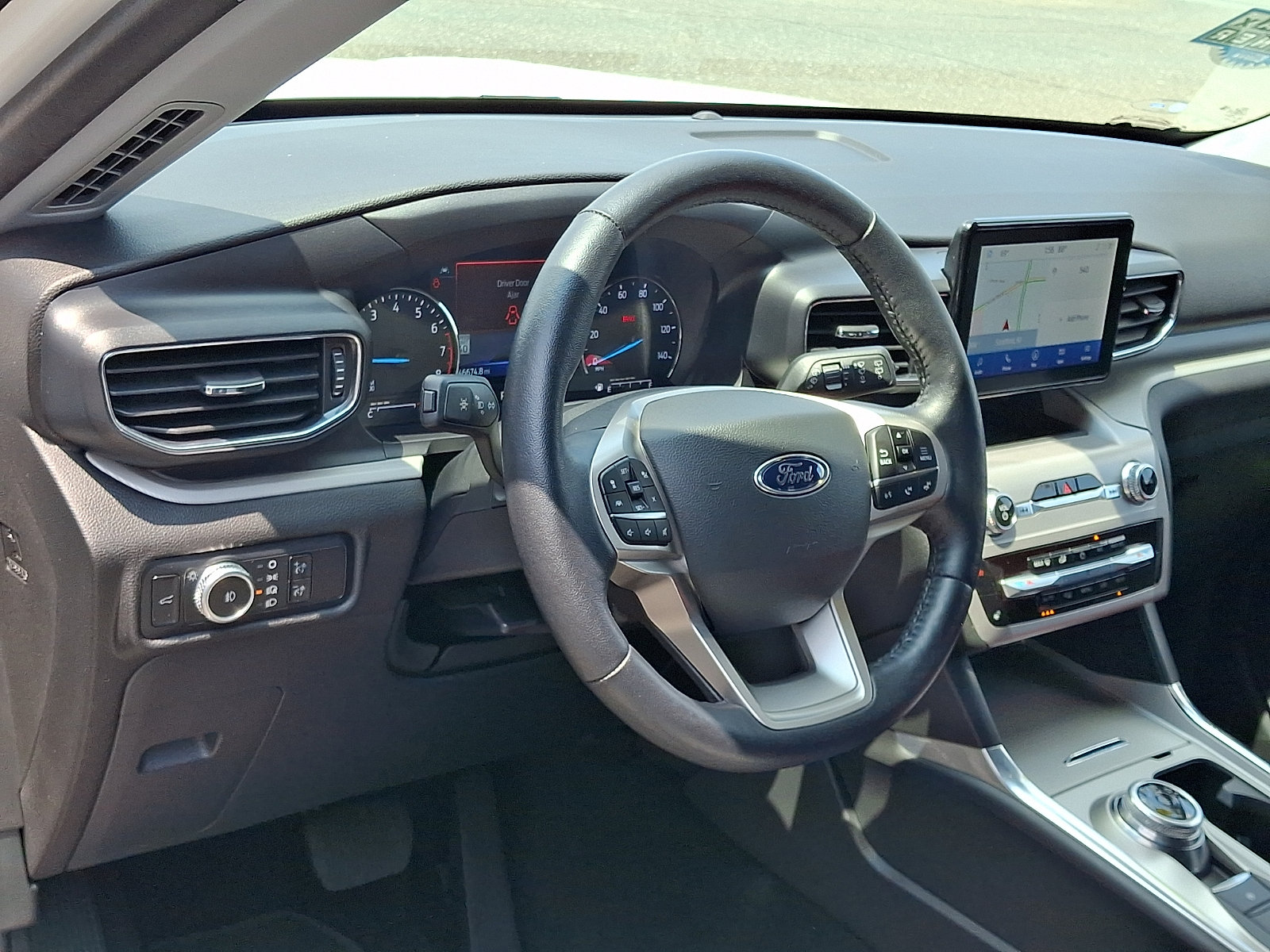 Certified 2023 Ford Explorer XLT w/ Equipment Group 202A AWD/4WD image 18