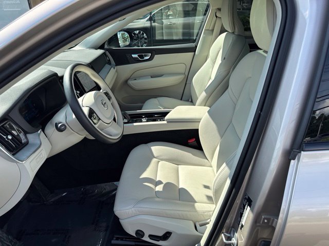 Certified 2024 Volvo XC60 T8 Plus w/ Climate Package AWD/4WD image 20