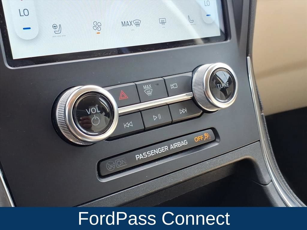 Used 2024 Ford Edge Titanium AWD/4WD image 6