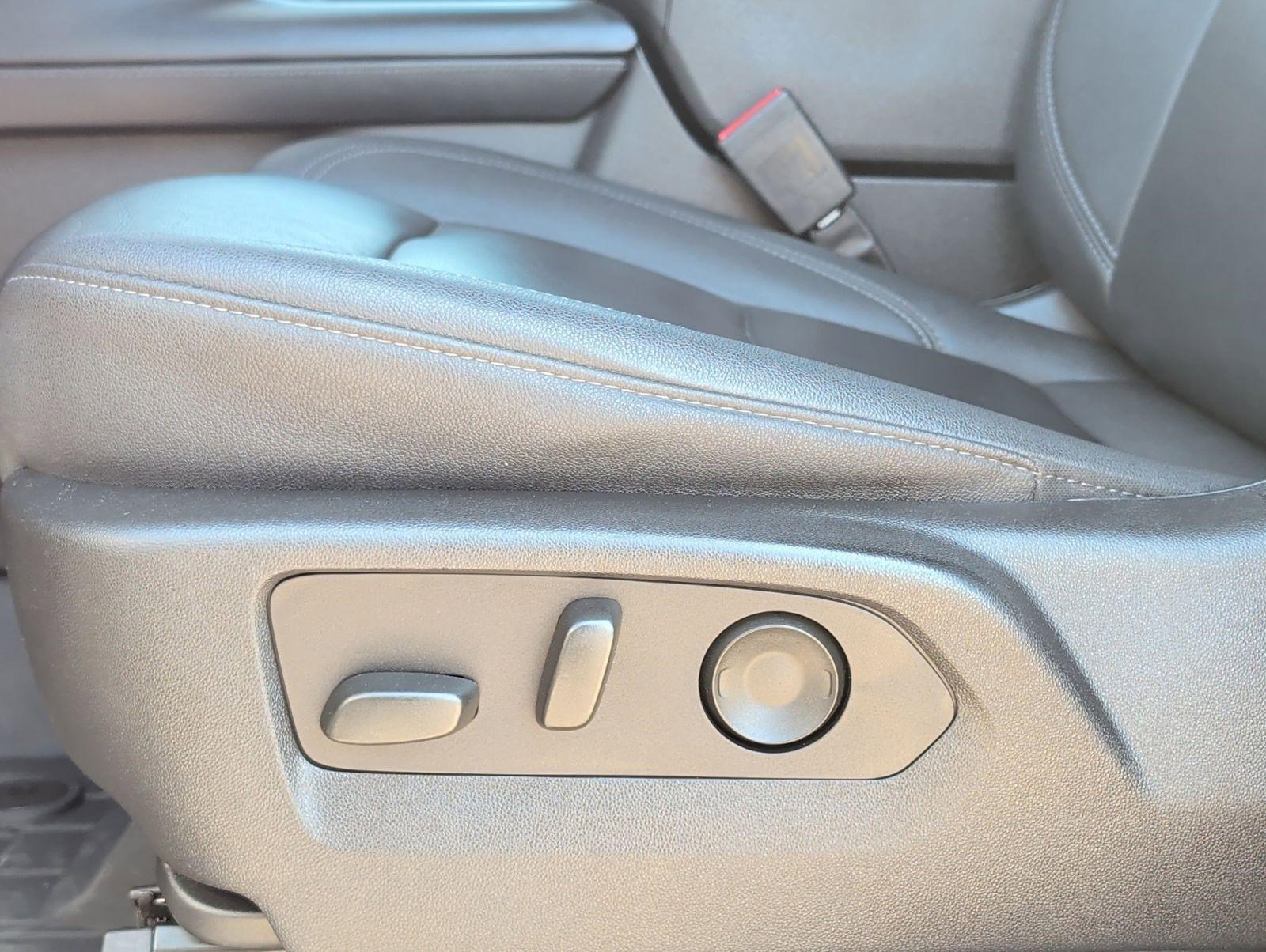 Used 2023 Chevrolet Suburban Z71 w/ Luxury Package image 9