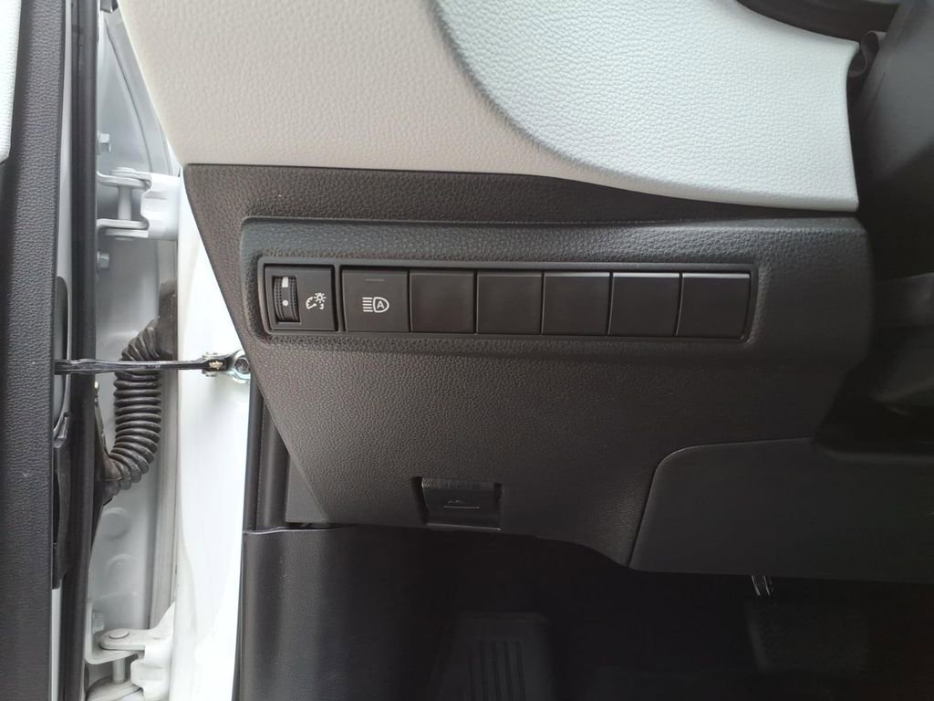 Used 2023 Toyota Corolla SE FWD image 15