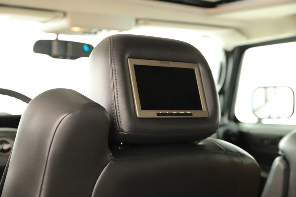 Used 2005 HUMMER H2 w/ Preferred Equipment Group image 24