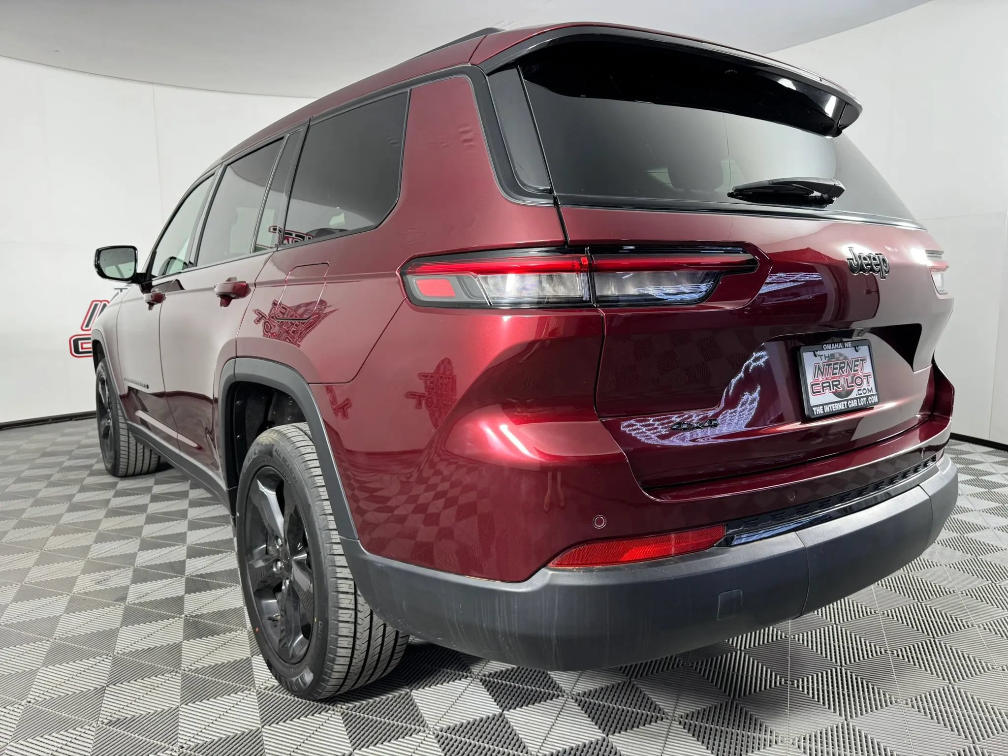 Used 2023 Jeep Grand Cherokee L Laredo AWD/4WD image 28