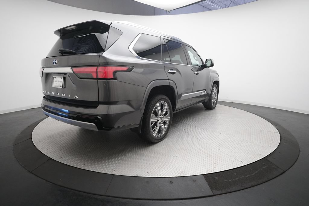Used 2023 Toyota Sequoia Capstone AWD/4WD image 35