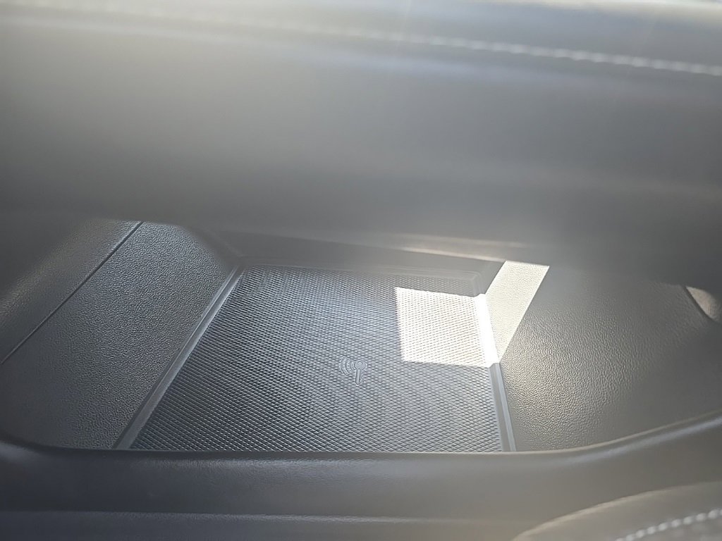 Used 2024 Volkswagen Atlas Cross Sport SE image 31