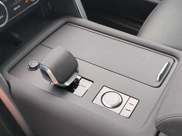 Used 2026 Land Rover Discovery S AWD/4WD image 9