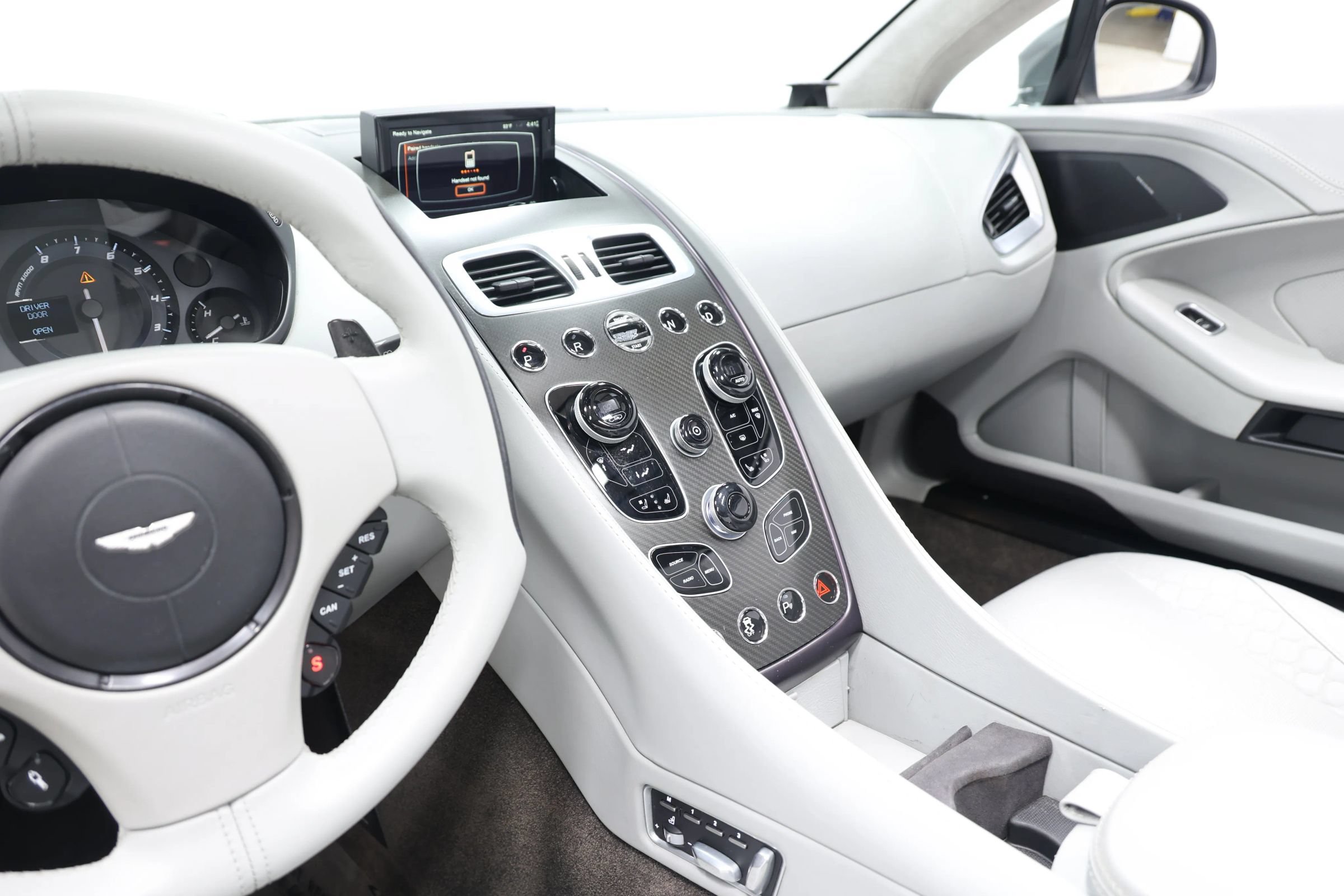 Used 2014 Aston Martin Vanquish Volante RWD image 34