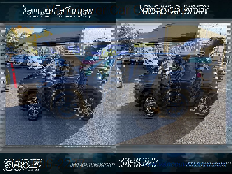 Used 2019 Jeep Cherokee Latitude Plus w/ Cold Weather Group image 11