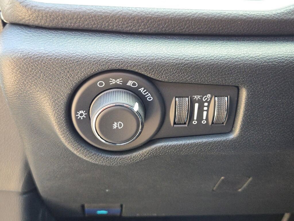 New 2026 Chrysler Pacifica Select image 26