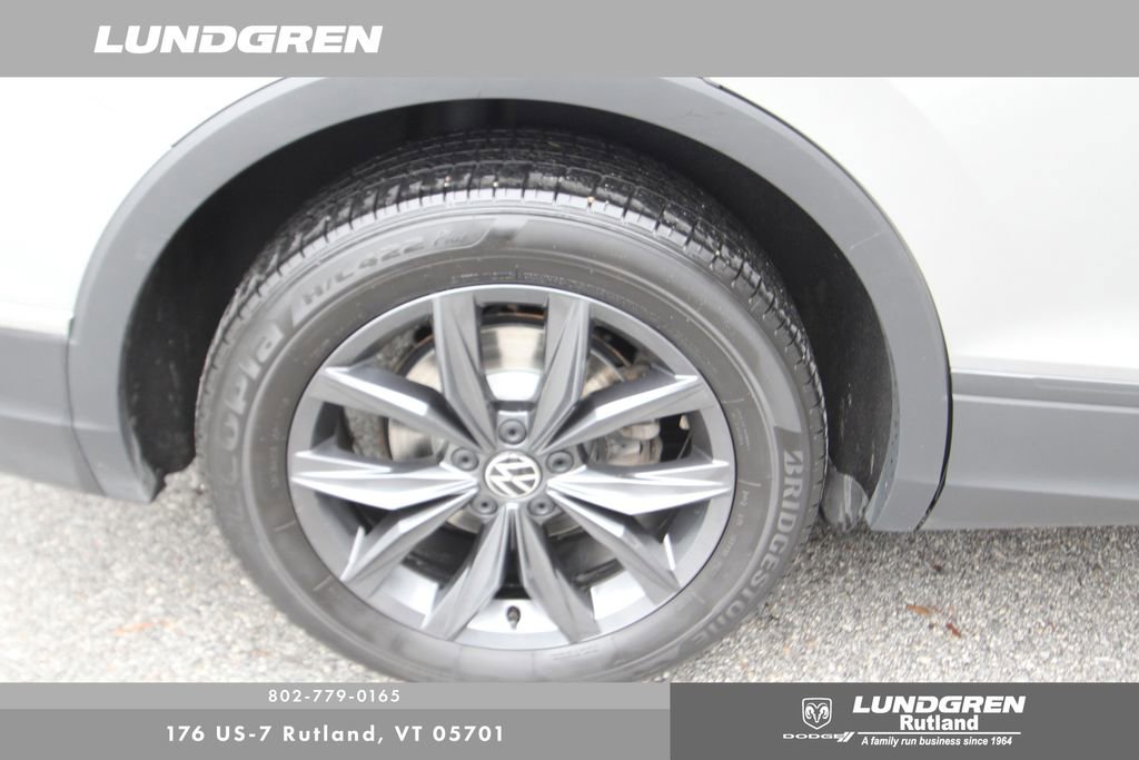 Used 2023 Volkswagen Tiguan SE w/ Panoramic Sunroof Package AWD/4WD image 13
