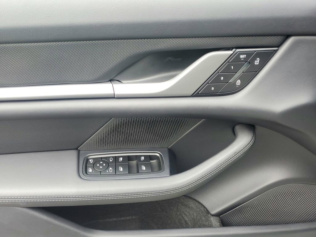 Certified 2025 Porsche Taycan 4S AWD/4WD image 7