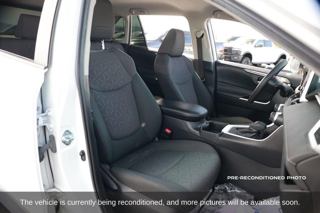 Used 2023 Toyota RAV4 XLE image 15