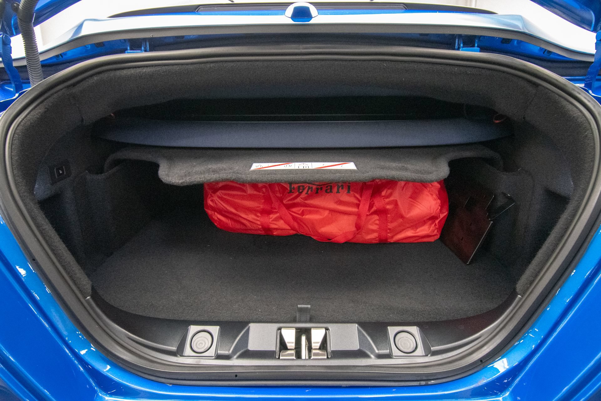 Used 2026 Ferrari Roma Spider RWD image 39
