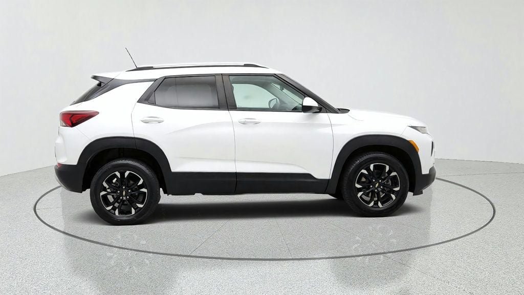 Used 2022 Chevrolet TrailBlazer LT AWD/4WD image 4