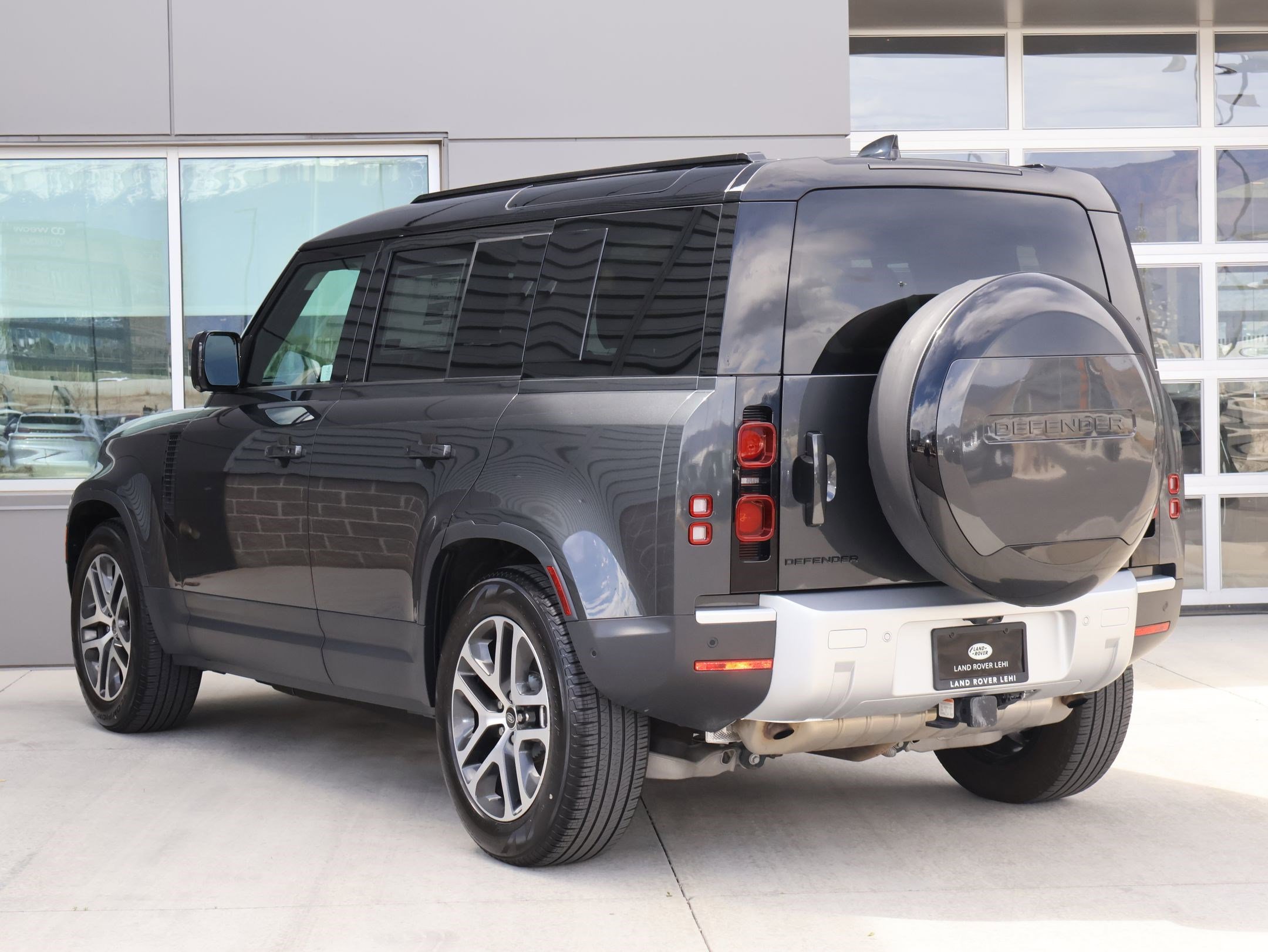 Certified 2025 Land Rover Defender 110 S AWD/4WD image 10
