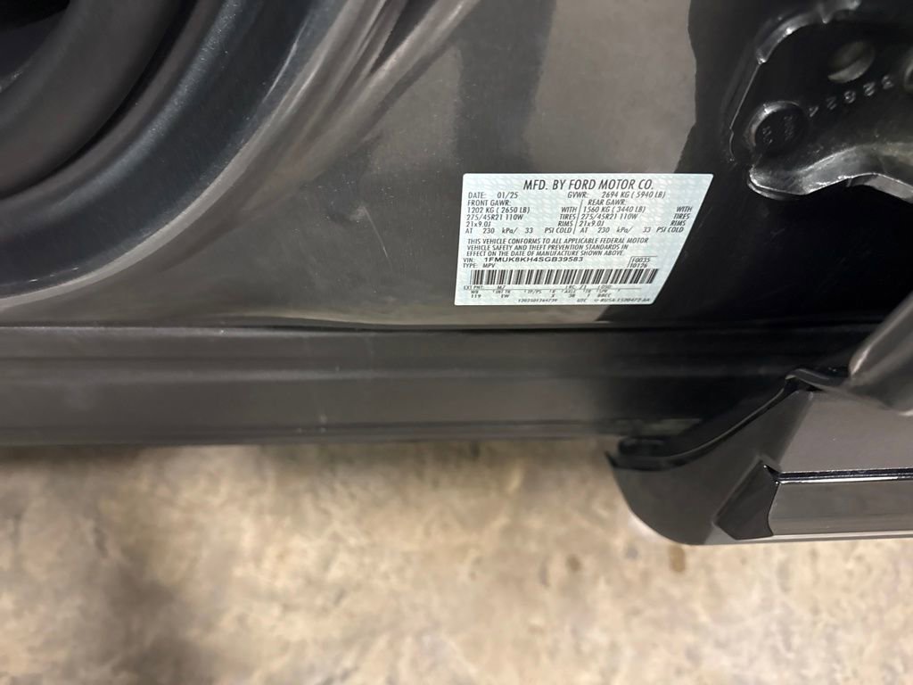 Used 2025 Ford Explorer ST-Line w/ ST-Line Street Pack image 30