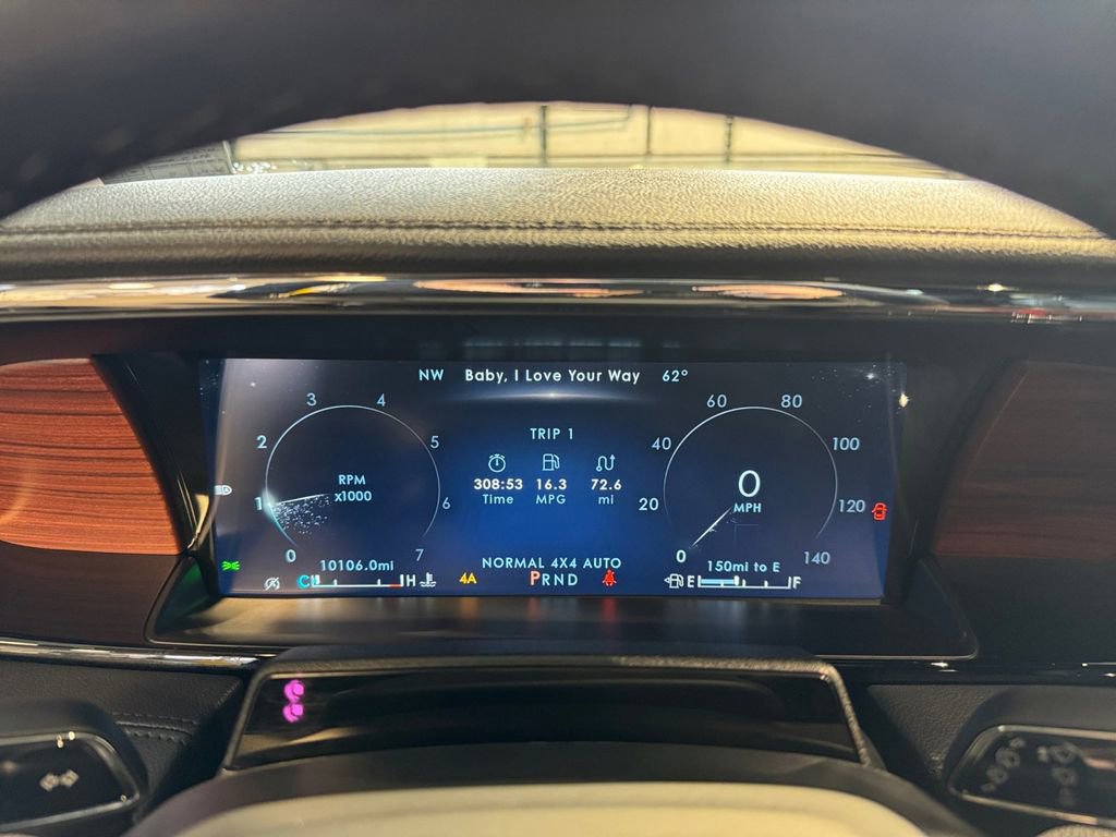 Used 2024 Lincoln Navigator Reserve image 16