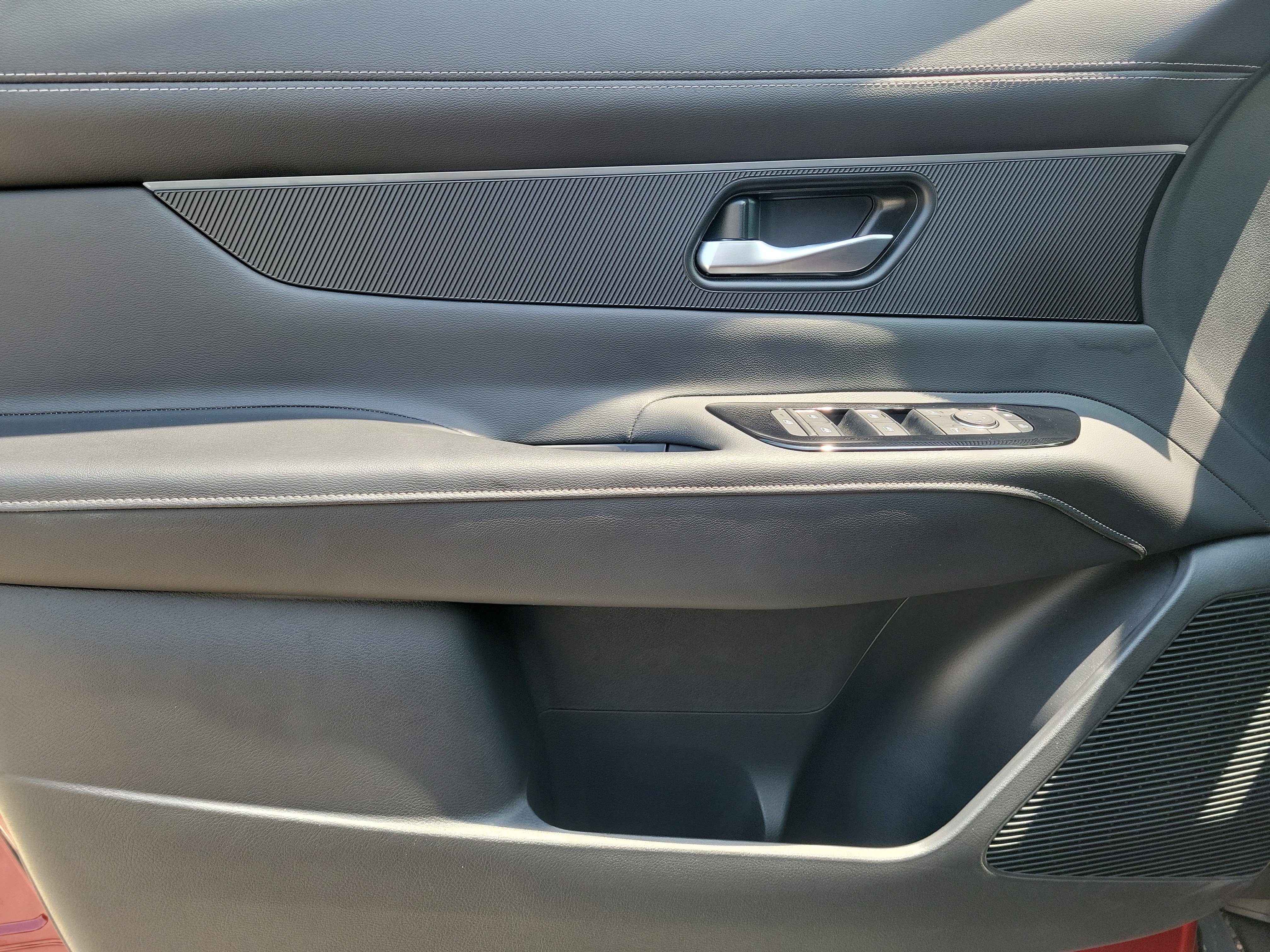 Certified 2025 Nissan Murano SV AWD/4WD image 14