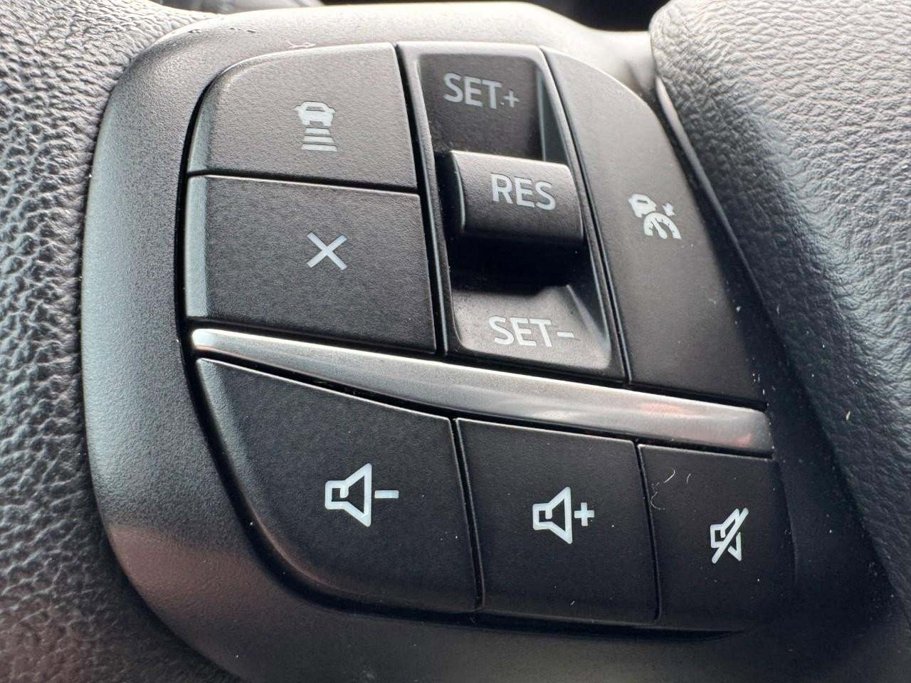 Certified 2020 Ford Escape SEL image 16