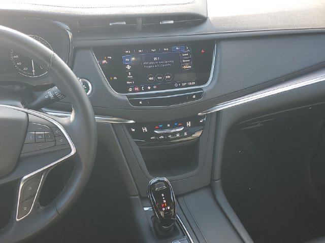 Certified 2024 Cadillac XT5 Luxury AWD/4WD image 30