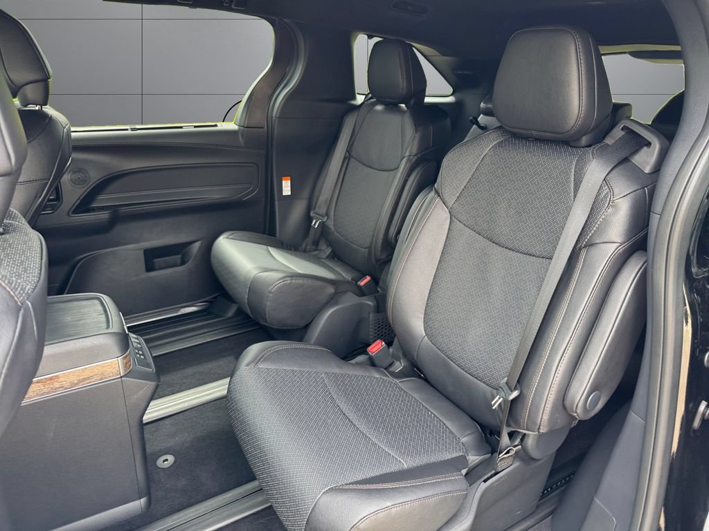 Certified 2026 Toyota Sienna Platinum AWD/4WD image 18