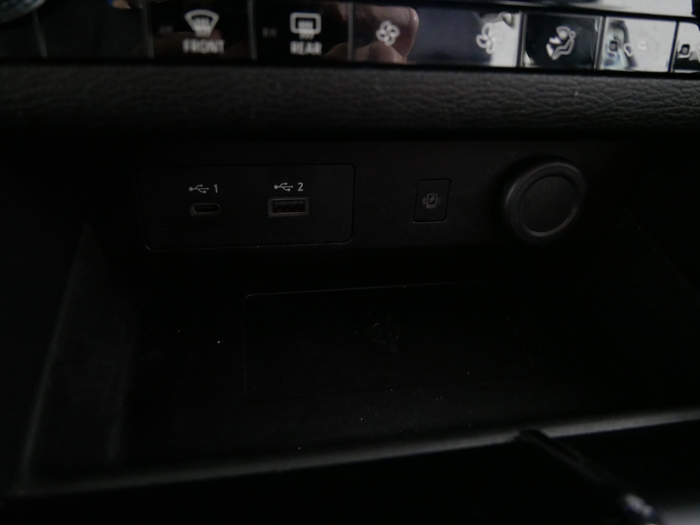 Used 2024 Mitsubishi Outlander SE image 31