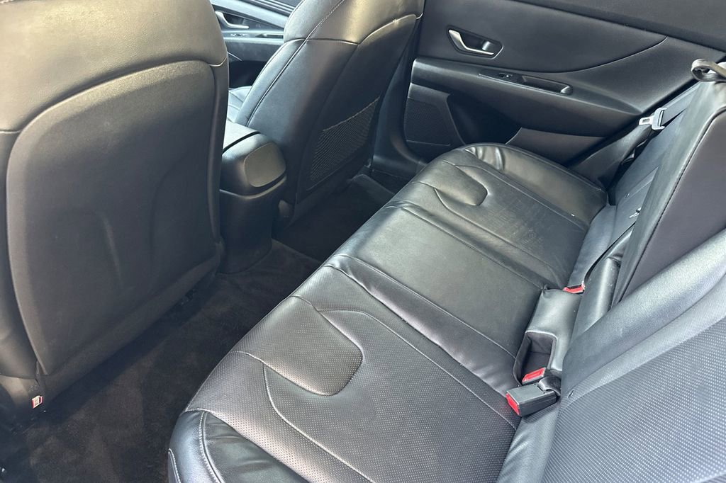 Used 2023 Hyundai Elantra Limited image 12