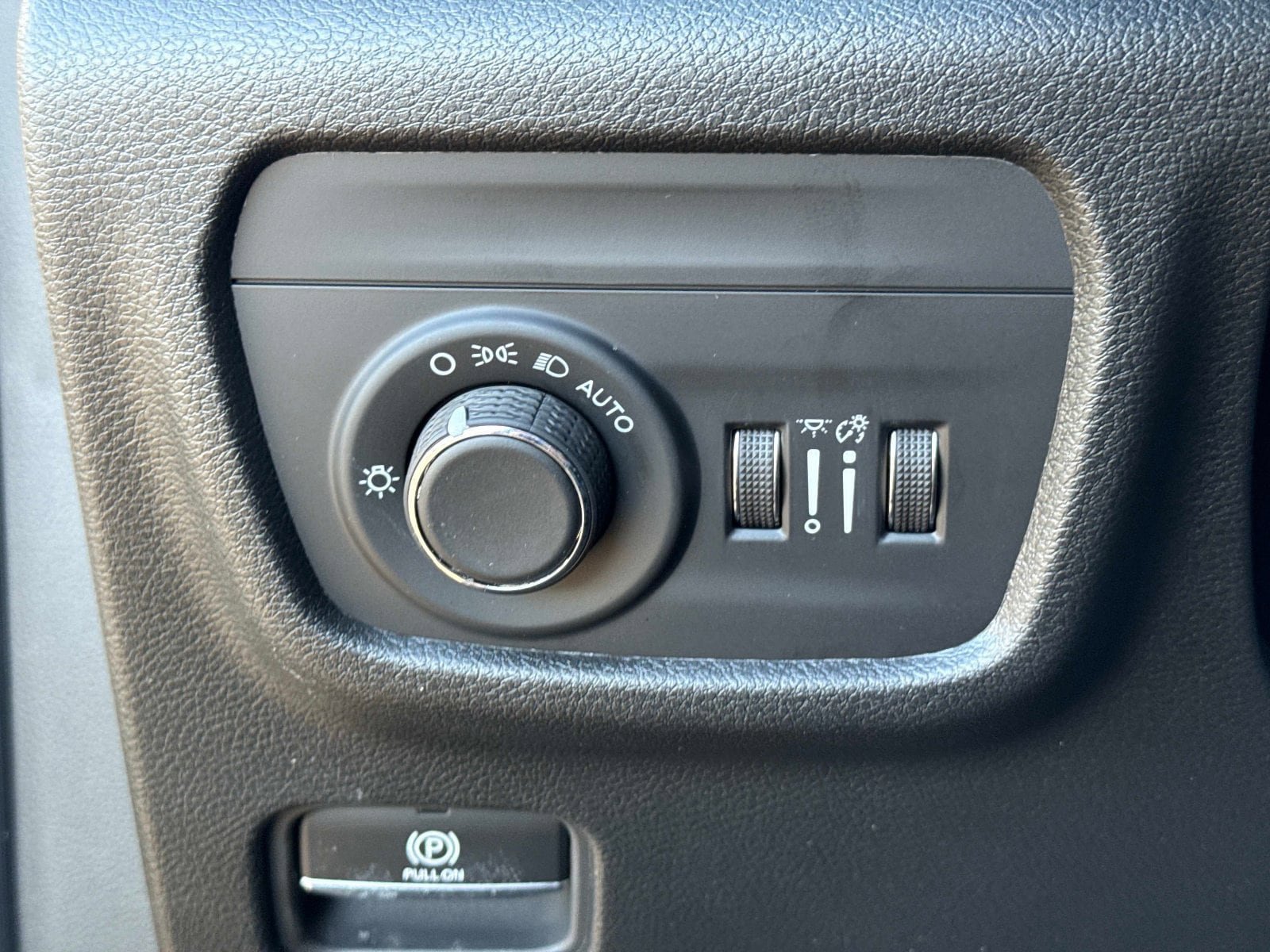 New 2026 Jeep Grand Cherokee Altitude AWD/4WD image 32