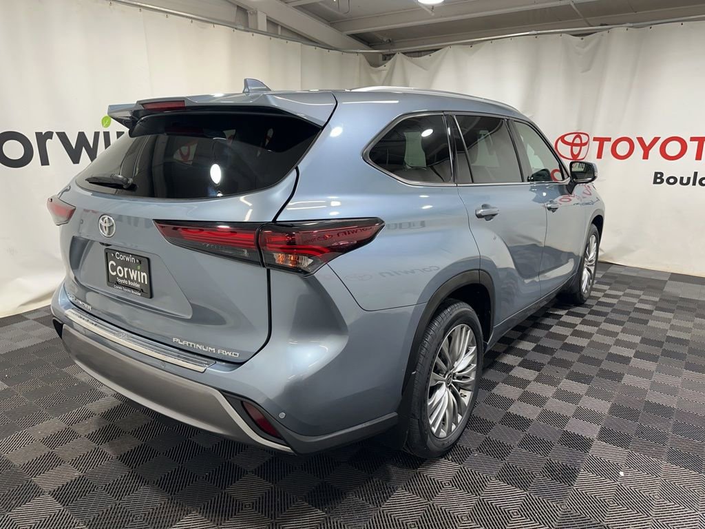 Used 2024 Toyota Highlander Platinum image 8