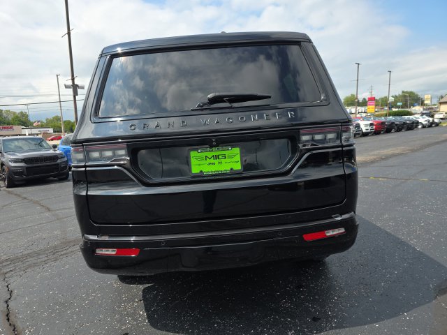 Used 2025 Jeep Grand Wagoneer Series III w/ Rear Seat Video Group 1 AWD/4WD image 6