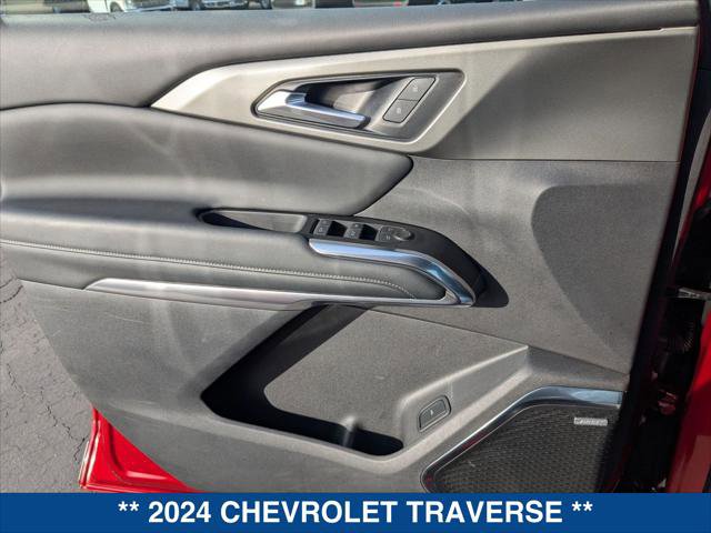 Used 2024 Chevrolet Traverse LT w/ Enhanced Driving Package image 10
