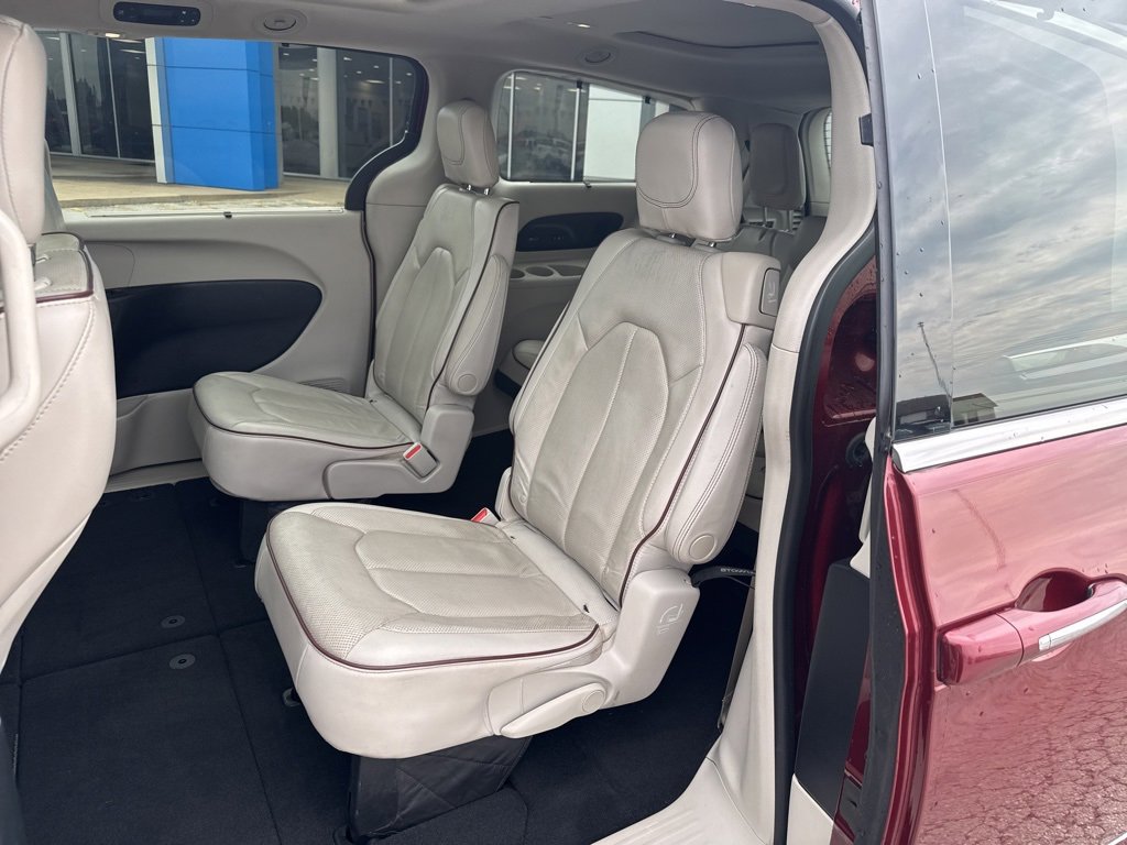 Used 2020 Chrysler Pacifica Limited image 24