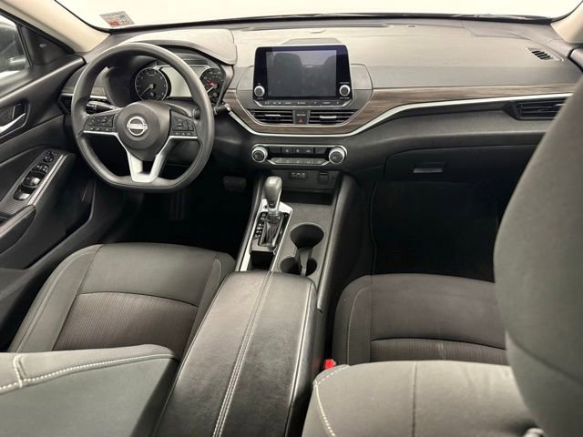 Used 2025 Nissan Altima 2.5 SV image 15