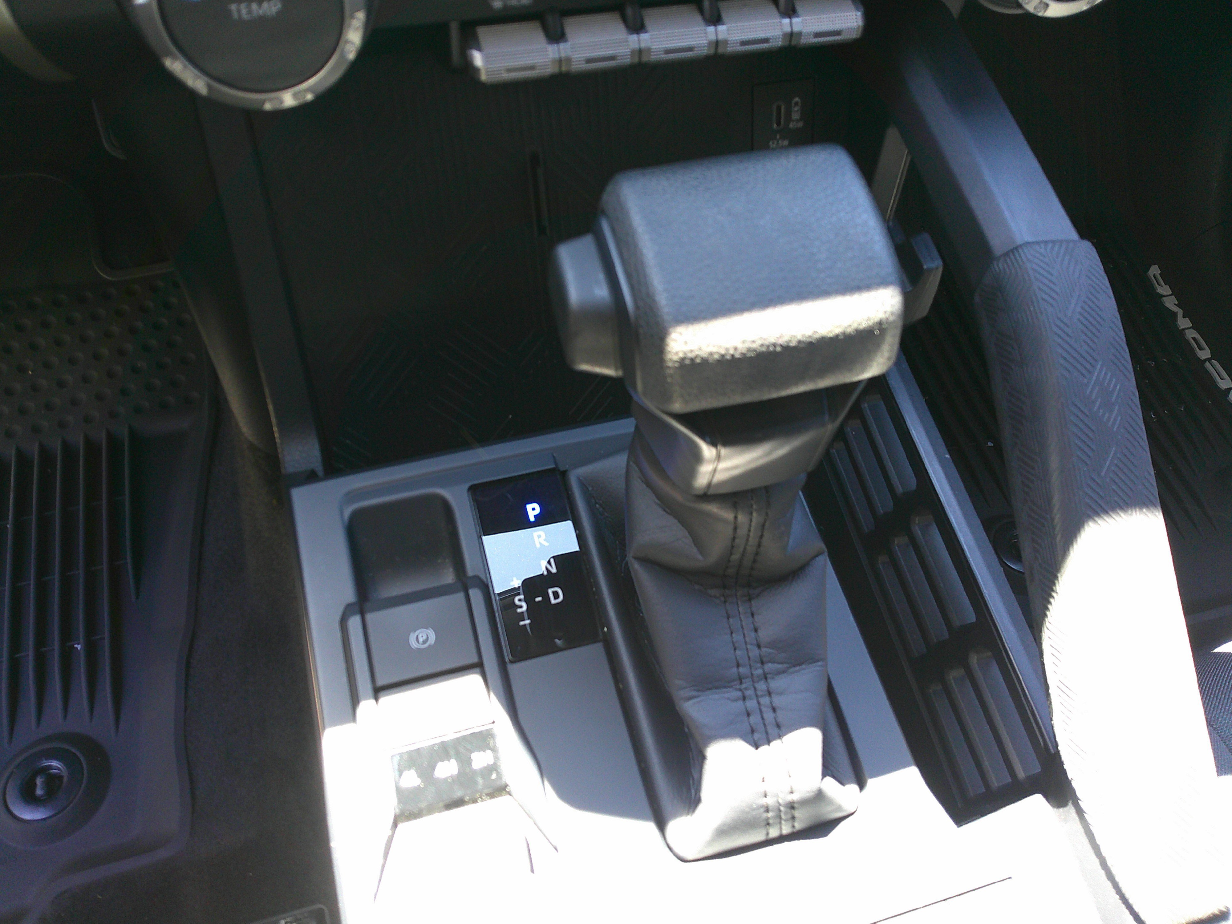 Used 2025 Toyota Tacoma SR5 image 43