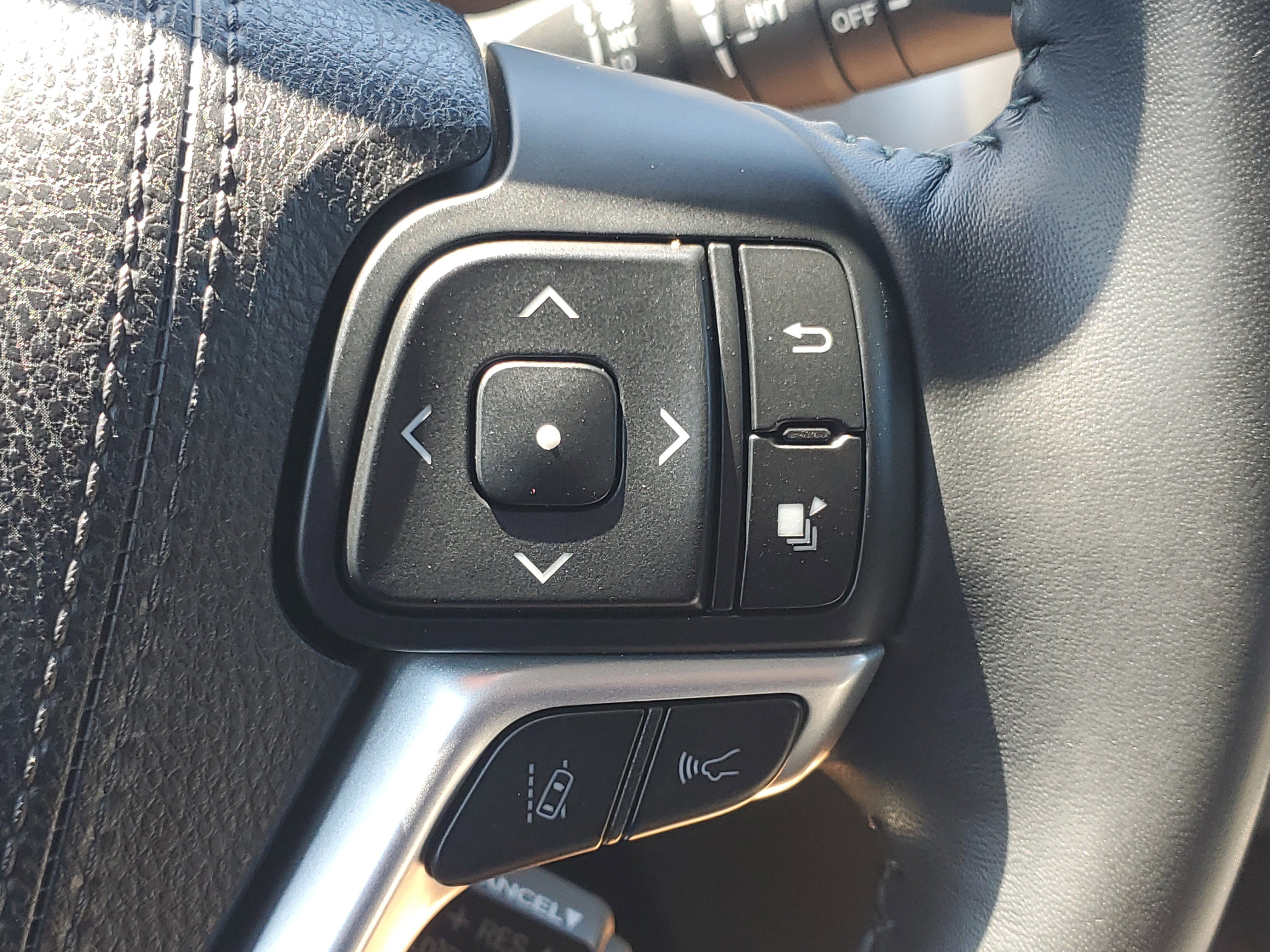 Certified 2018 Toyota Highlander XLE AWD/4WD image 25