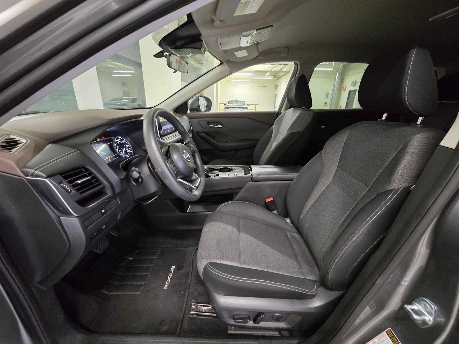 Used 2023 Nissan Rogue SV FWD image 20