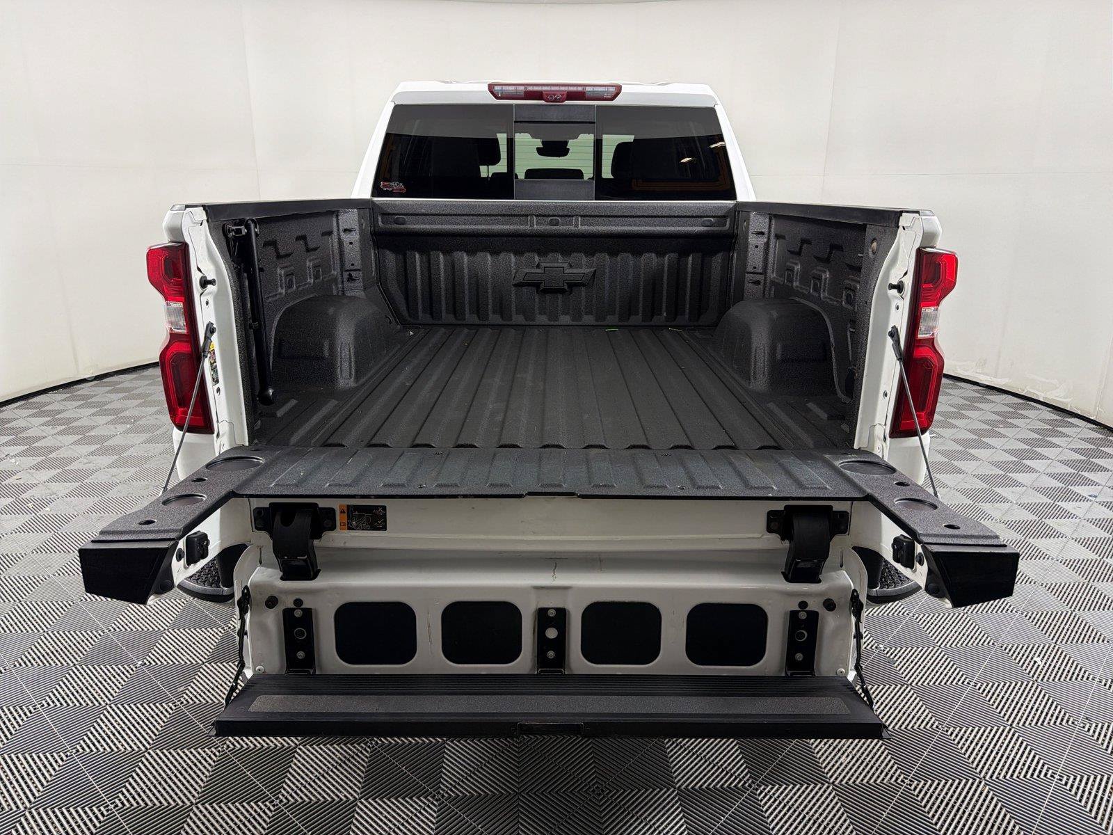 Used 2024 Chevrolet Silverado 1500 LTZ w/ Technology Package AWD/4WD image 16