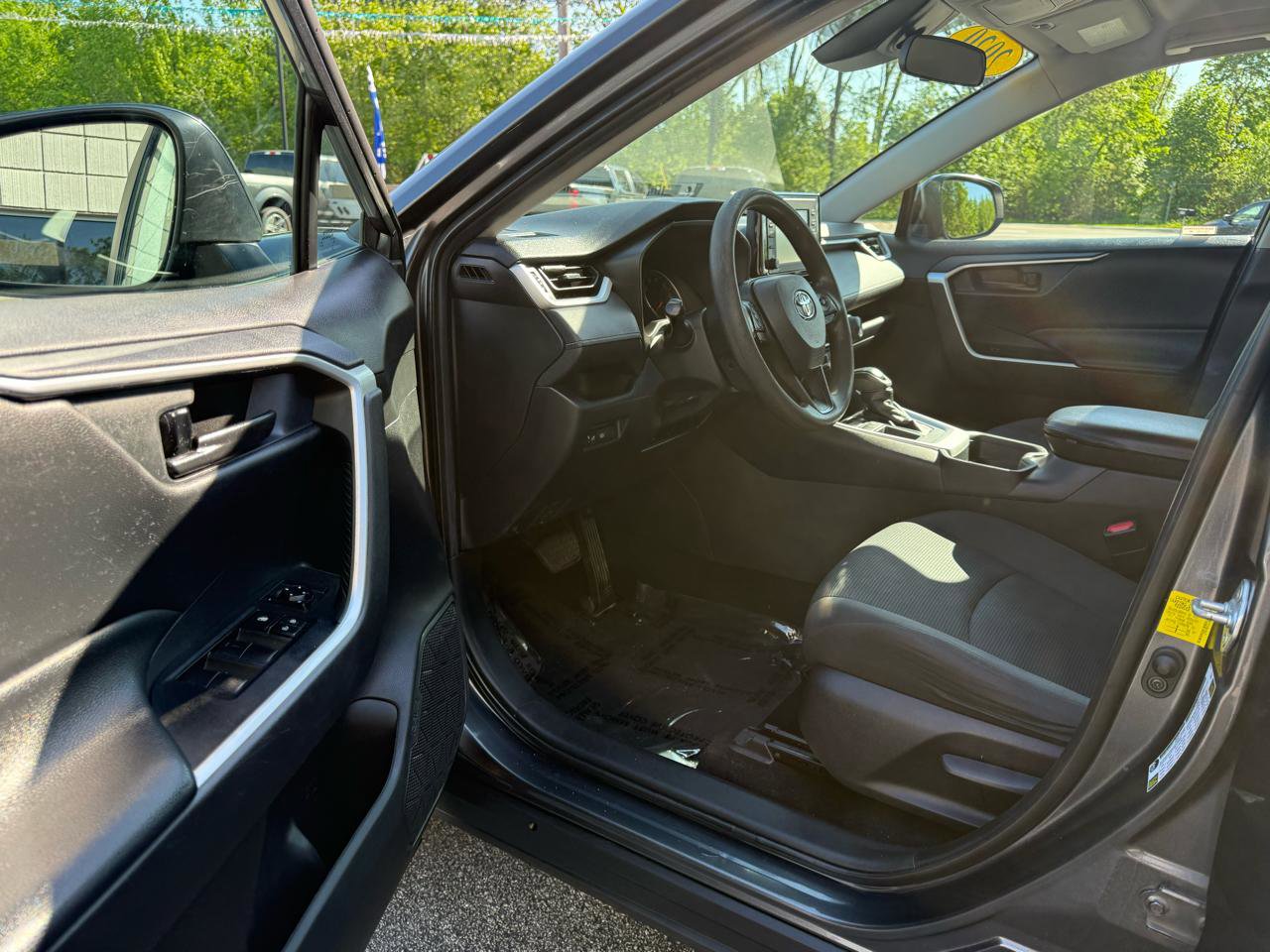 Used 2020 Toyota RAV4 LE w/ All Weather Liner Package FWD image 15