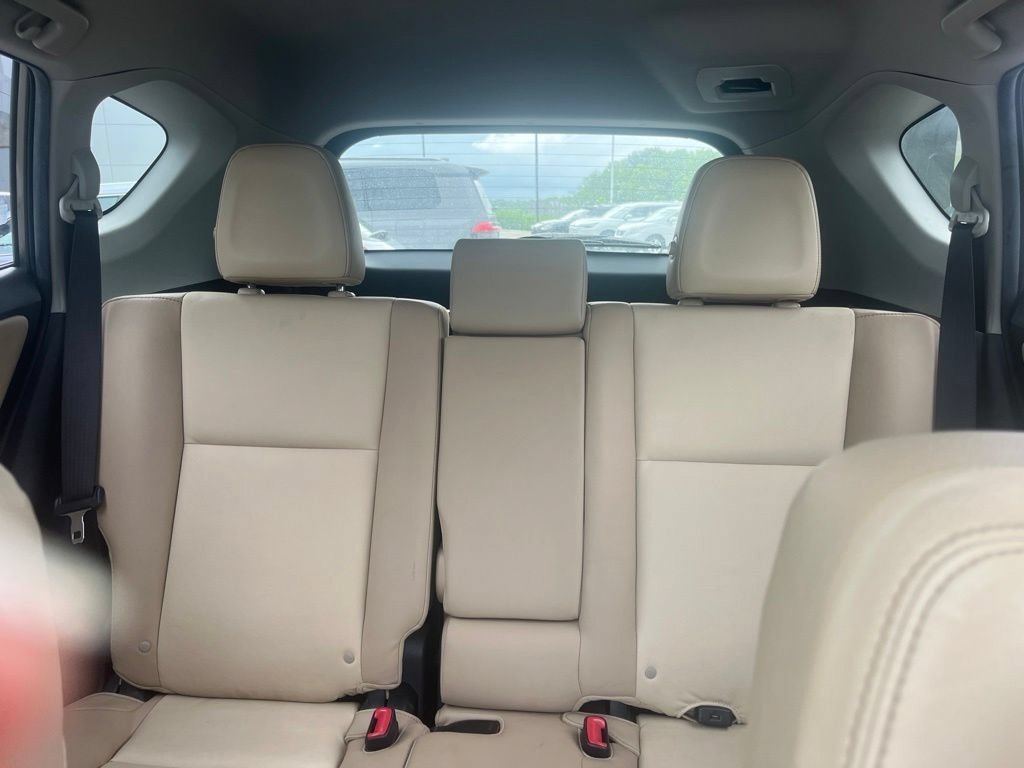 Used 2015 Toyota RAV4 Limited AWD/4WD image 18