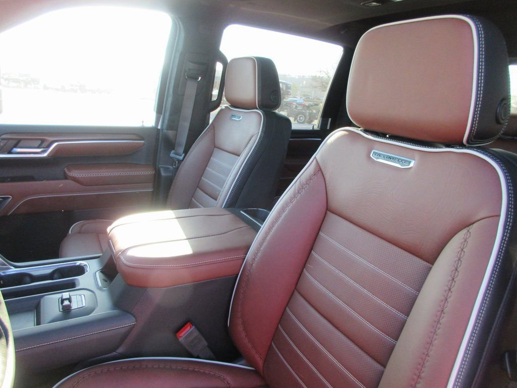 New 2026 GMC Sierra 2500 Denali Ultimate image 14