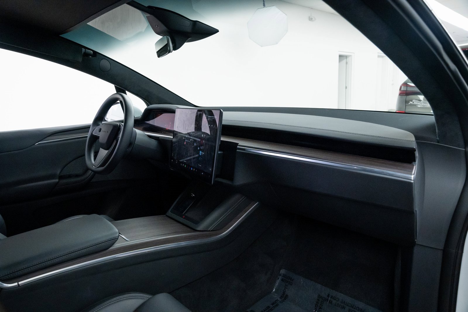 Used 2025 Tesla Model X image 24