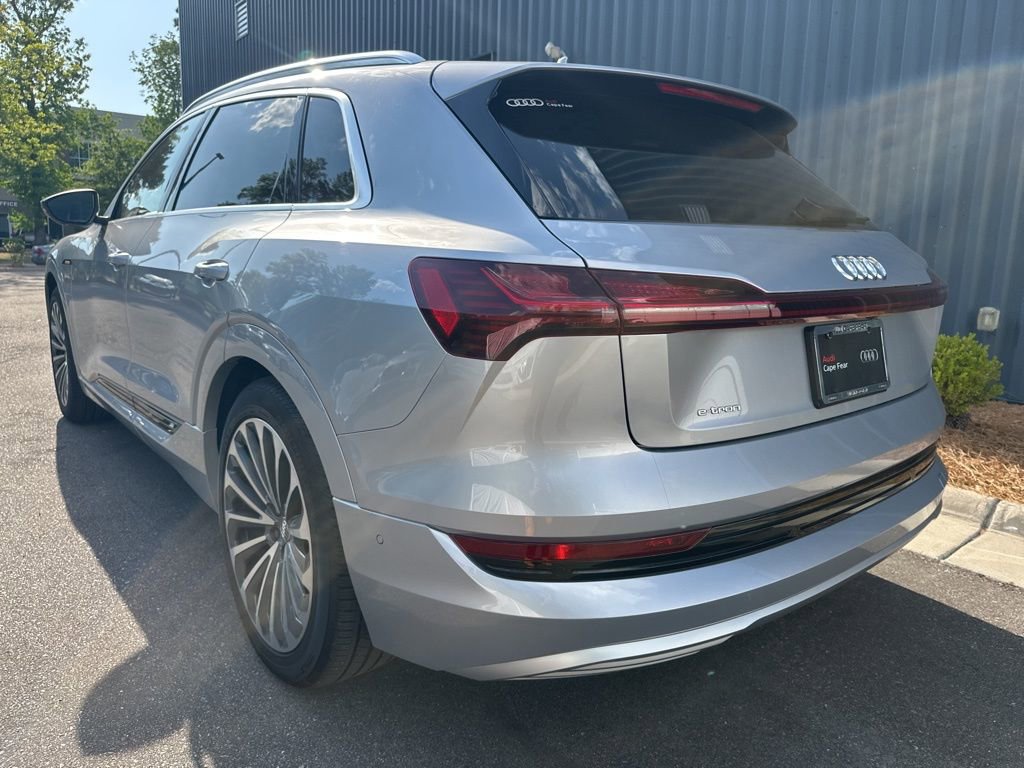 Used 2019 Audi e-tron Prestige w/ Prestige Package AWD/4WD image 7